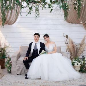 抬起妺妺的翘臀猛地冲击漫画
